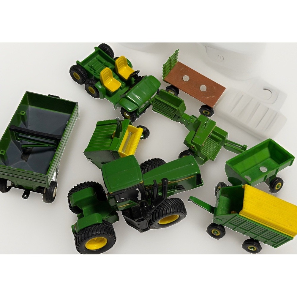 ERTL JOHN DEERE 1/64 SCALE DIE-CAST TRACTORS FARM IMPLEMENTS LOT OF 8
